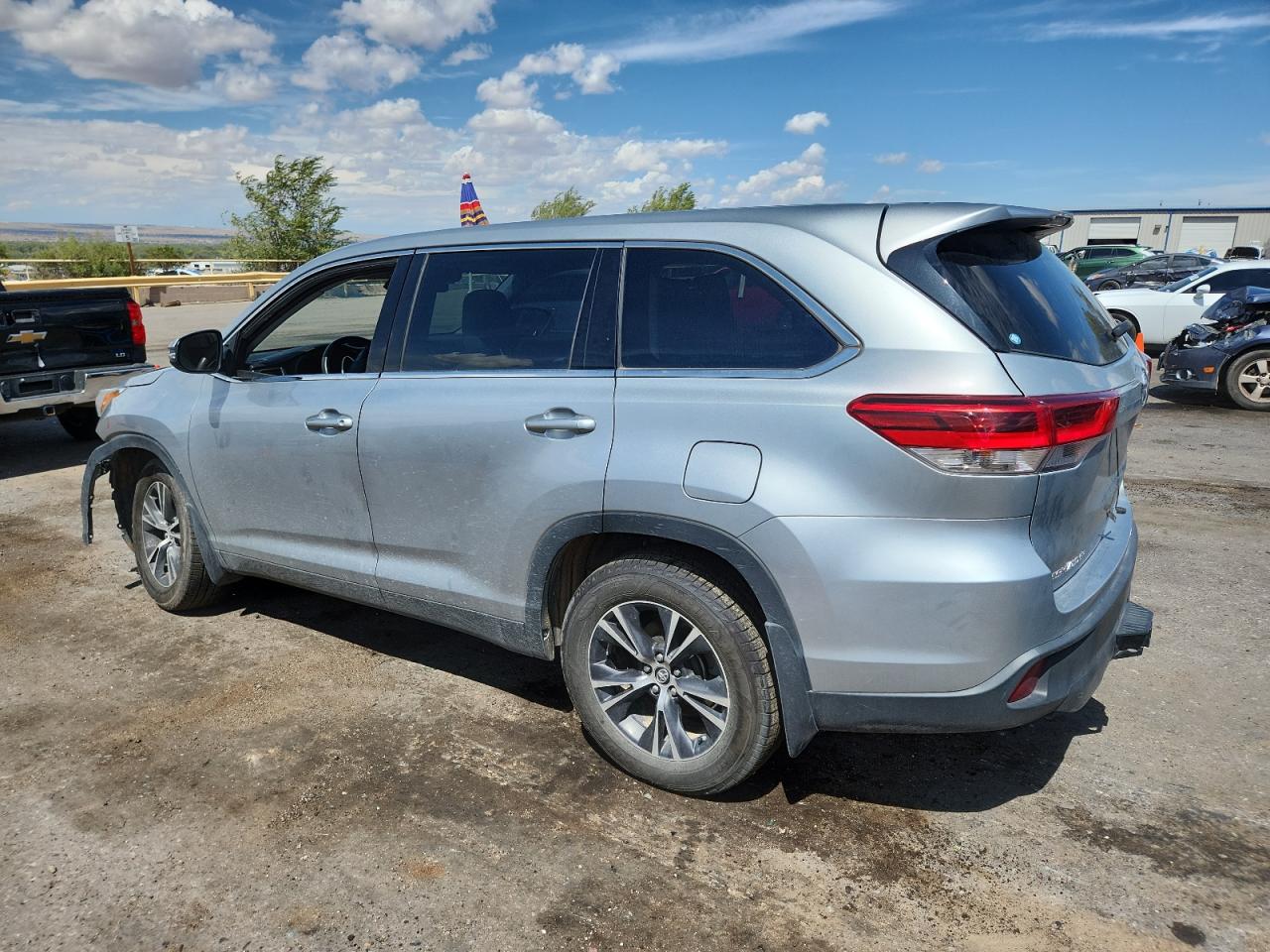 2019 Toyota Highlander Le silver null gas 5TDBZRFHXKS738761 photo #3