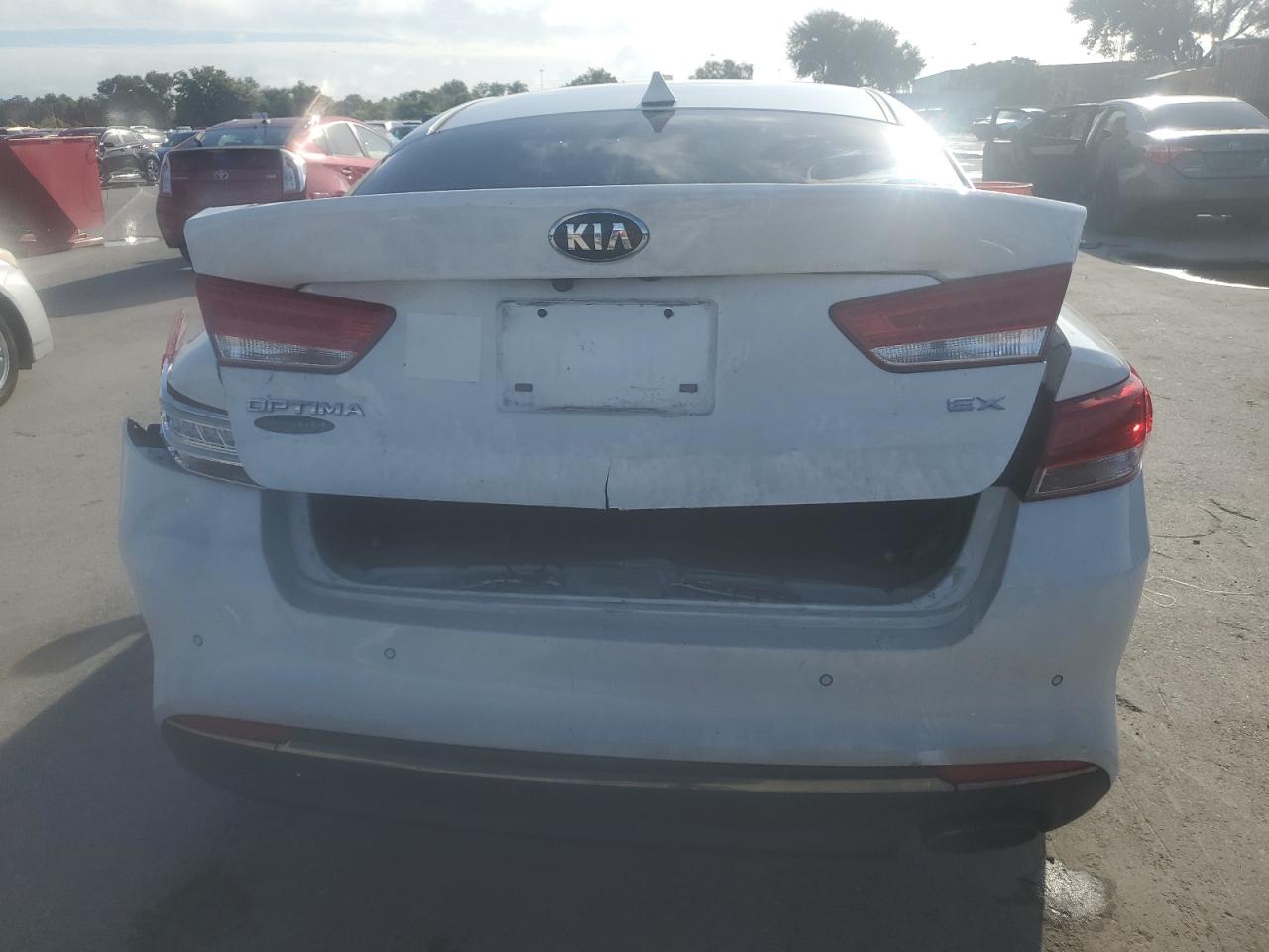 2018 Kia Optima Ex VIN: 5XXGU4L32JG208915 Lot: 84171105