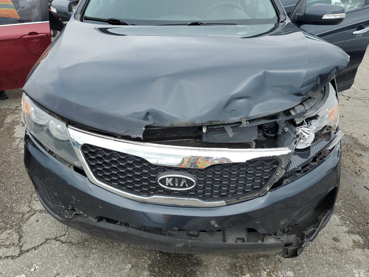 2012 Kia Sorento Base VIN: 5XYKT3A11CG231318 Lot: 81094105