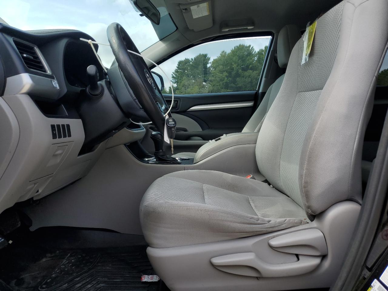 2014 Toyota Highlander Le VIN: 5TDBKRFHXES048078 Lot: 83825775