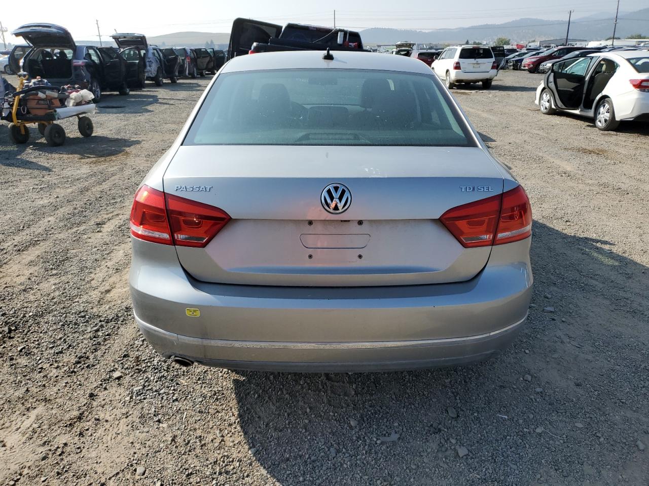2013 Volkswagen Passat Sel VIN: 1VWCN7A32DC023930 Lot: 71714995