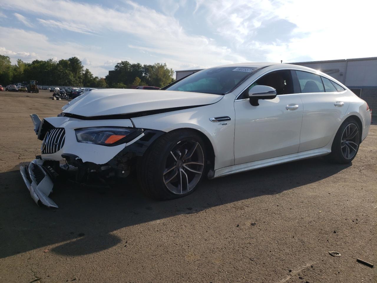 Фото: W1K7X5KB7NA045904