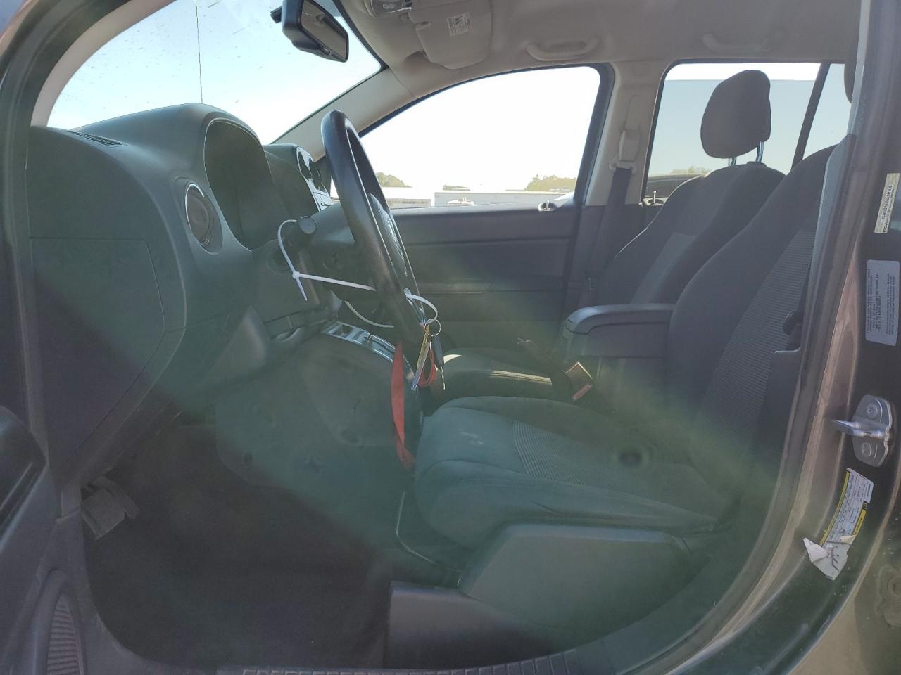 2017 Jeep Compass Sport VIN: 1C4NJDBB2HD142900 Lot: 80220295