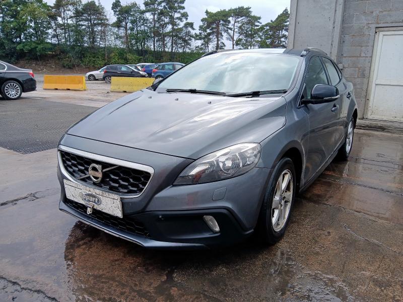 2013 VOLVO V40 CROSS COUNTRY SE D2 A D2 CROSS COUNTRY SE 5DR POWERSHIF for sale at Copart WOLVERHAMPTON