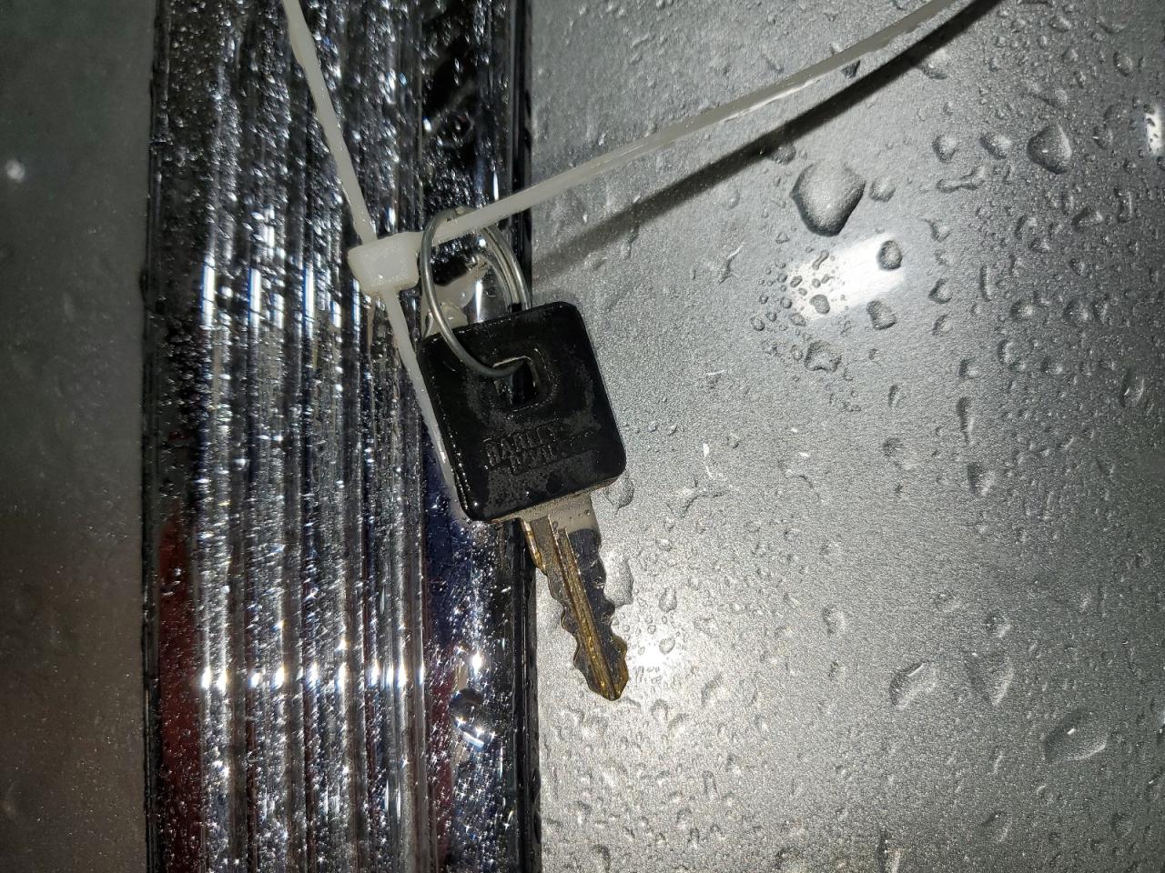 2005 Harley-Davidson Xl883 L VIN: 1HD4CMM1X5K421902 Lot: 80803015