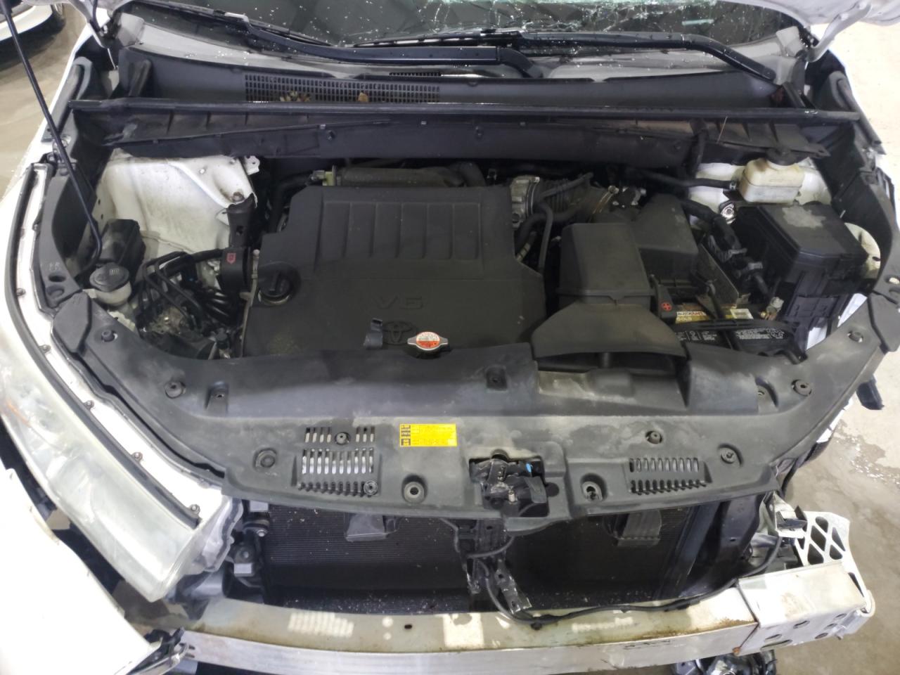 2015 Toyota Highlander Le VIN: 5TDBKRFH4FS197085 Lot: 70947085