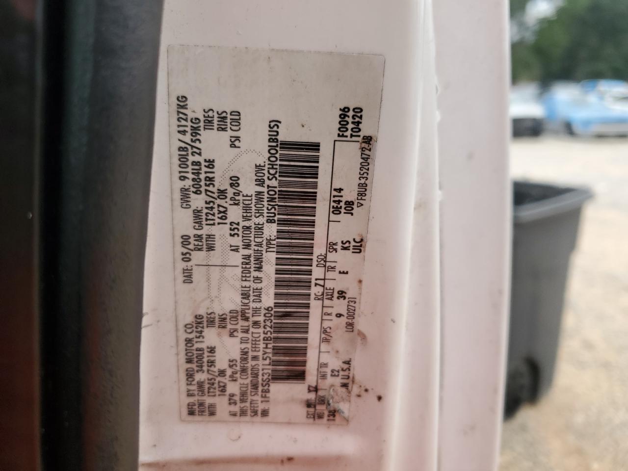 2000 Ford Econoline E350 Super Duty Wagon VIN: 1FBSS31L5YHB52306 Lot: 80533015