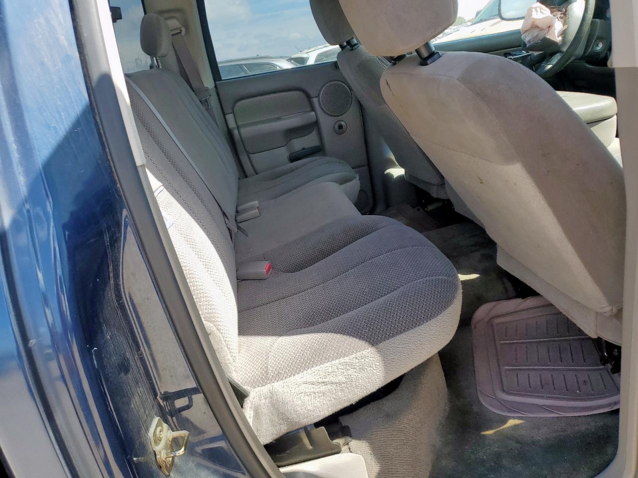 2004 Dodge Ram 1500 St VIN: 1D7HA18D04J265617 Lot: 82100365