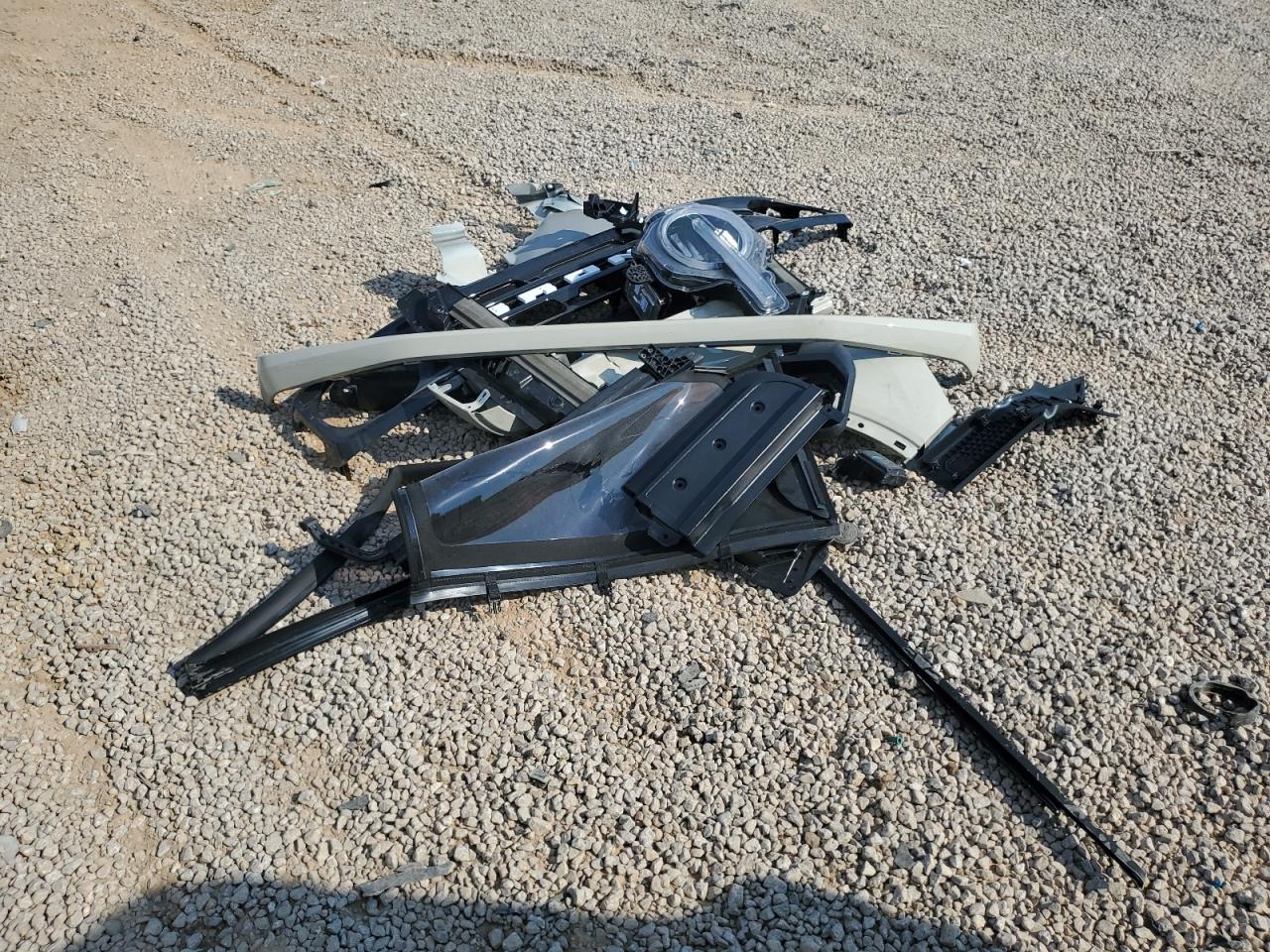 2025 Ford Bronco Outer Banks VIN: 1FMEE8BP7SLA71323 Lot: 81226215