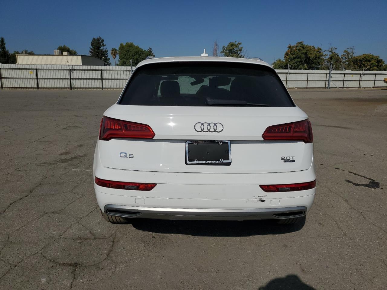 2018 Audi Q5 Premium VIN: WA1ANAFY8J2234220 Lot: 70906185