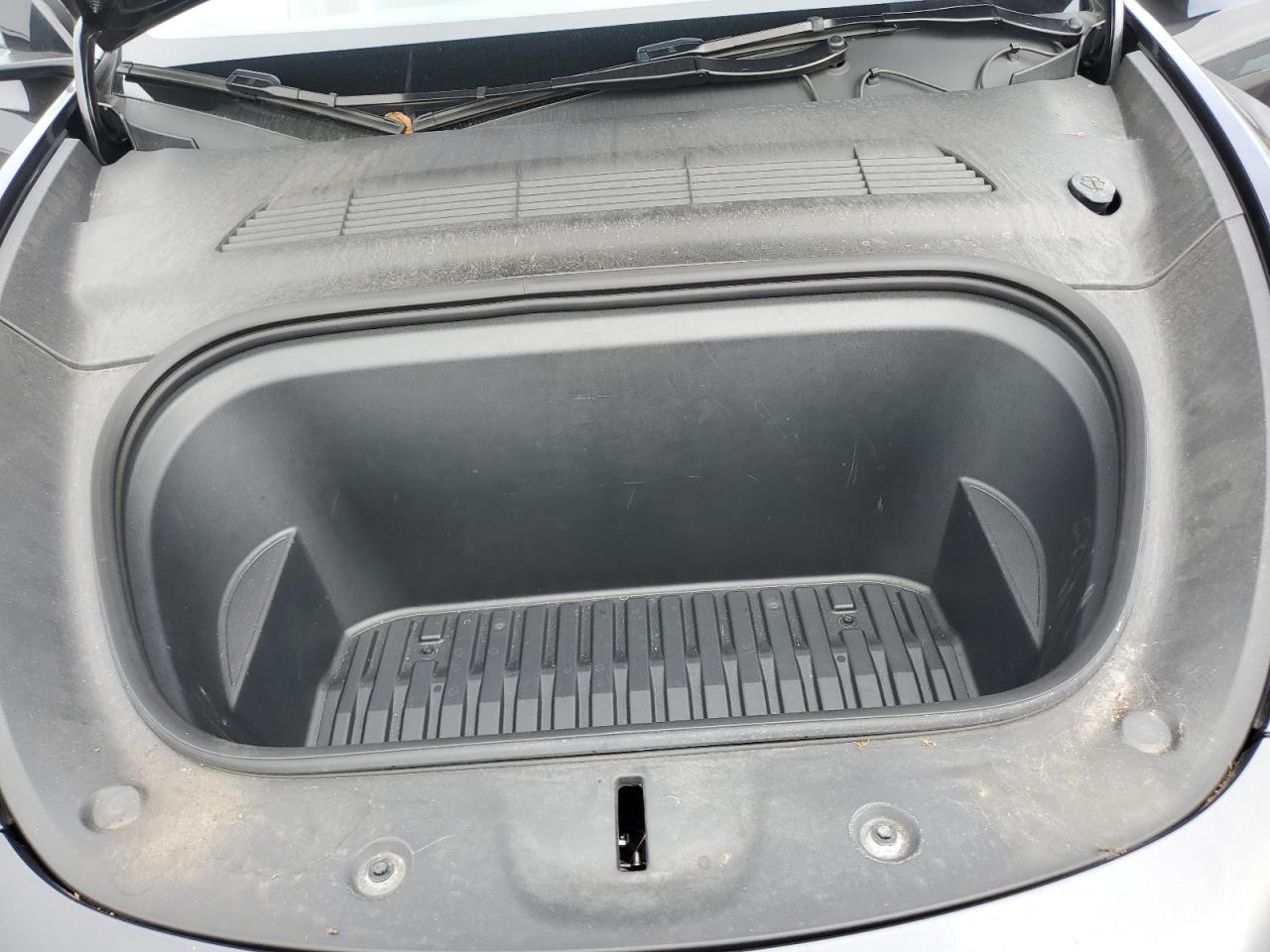 2024 Tesla Model Y VIN: 7SAYGAEEXRF157996 Lot: 71857805