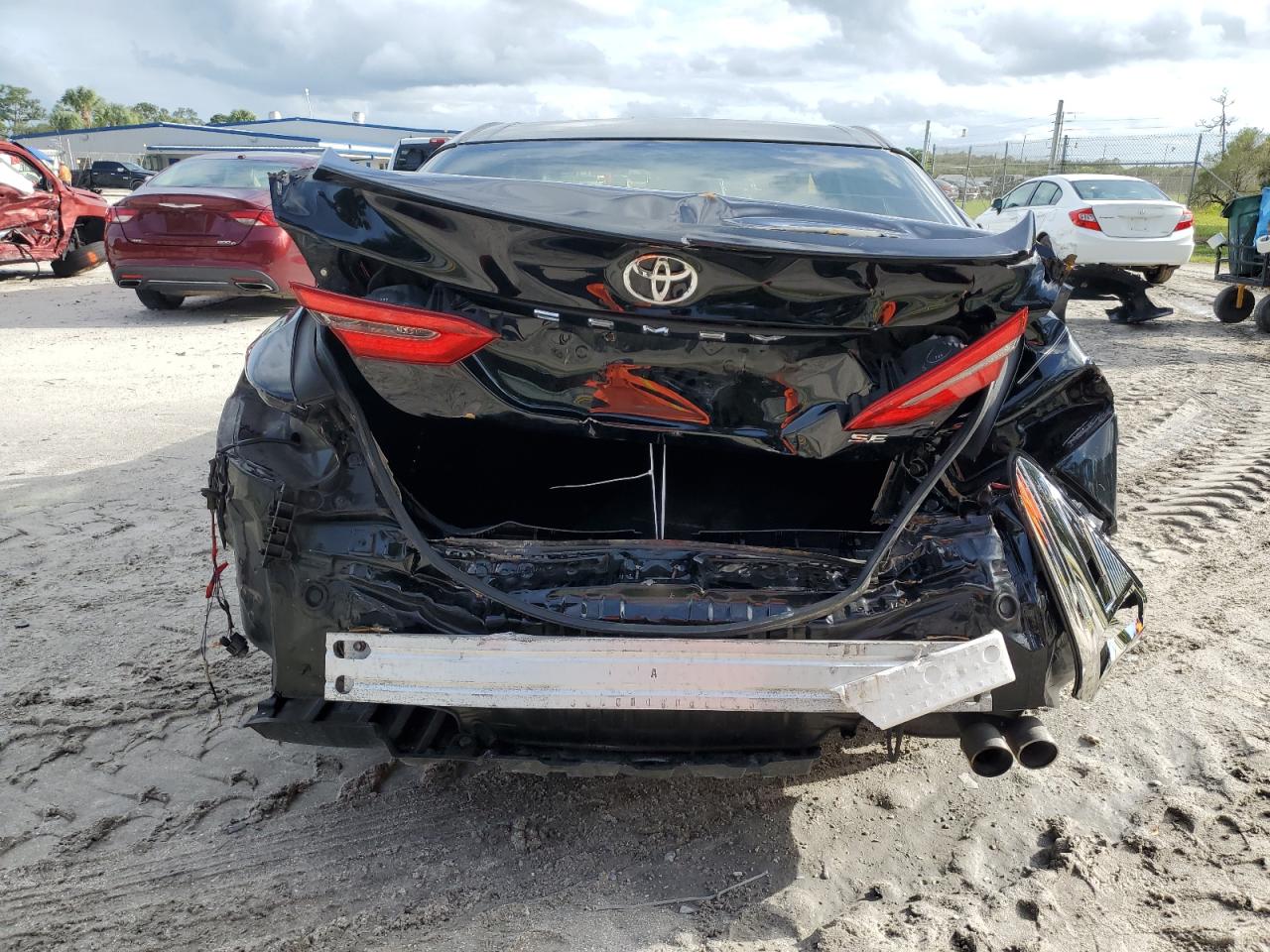 2018 Toyota Camry L VIN: JTNB11HKXJ3008930 Lot: 81889995
