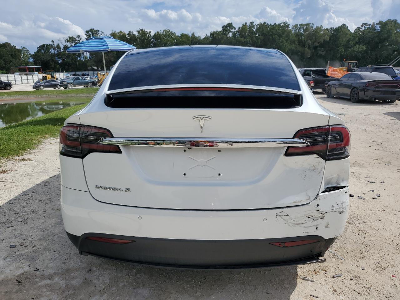 2018 Tesla Model X VIN: 5YJXCBE20JF103871 Lot: 70893545