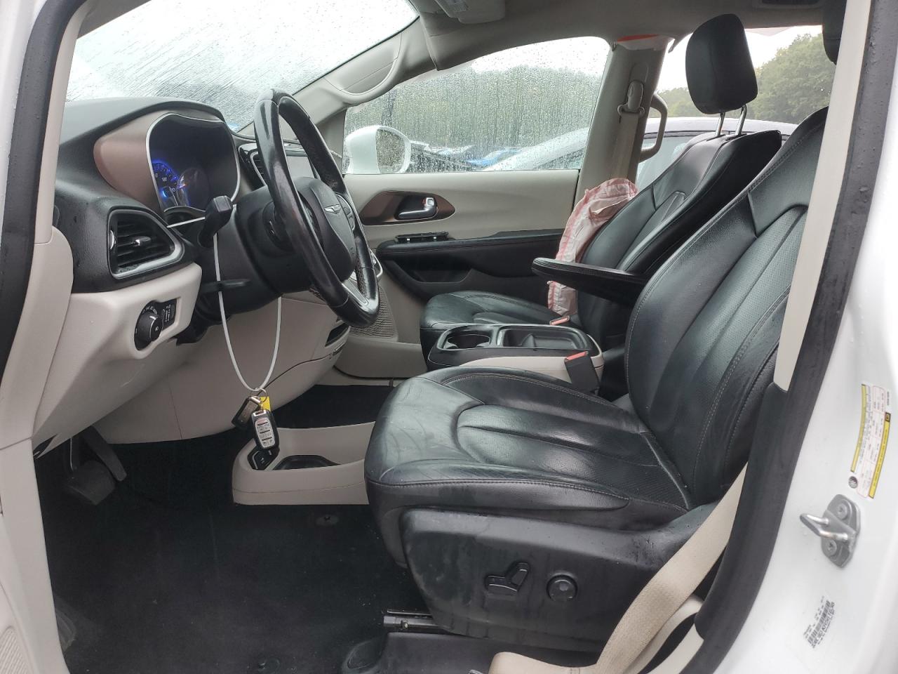 2019 Chrysler Pacifica Touring L VIN: 2C4RC1BG3KR561638 Lot: 83940445