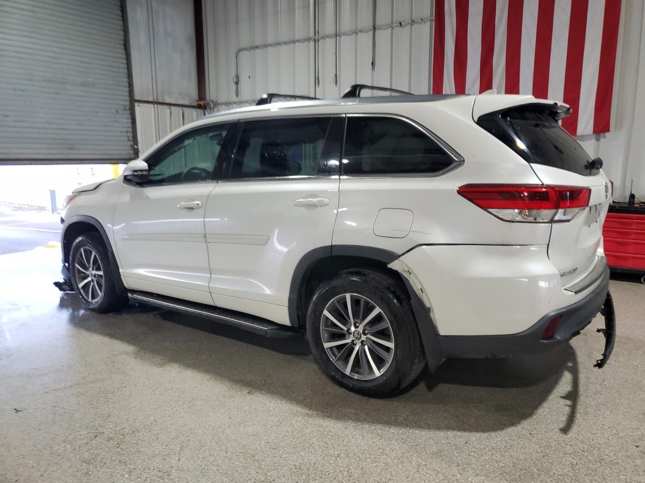 2018 Toyota Highlander Se white null gas 5TDJZRFH3JS877401 photo #3