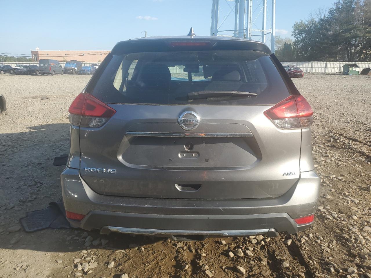 2017 Nissan Rogue S VIN: JN8AT2MV3HW255767 Lot: 81616135