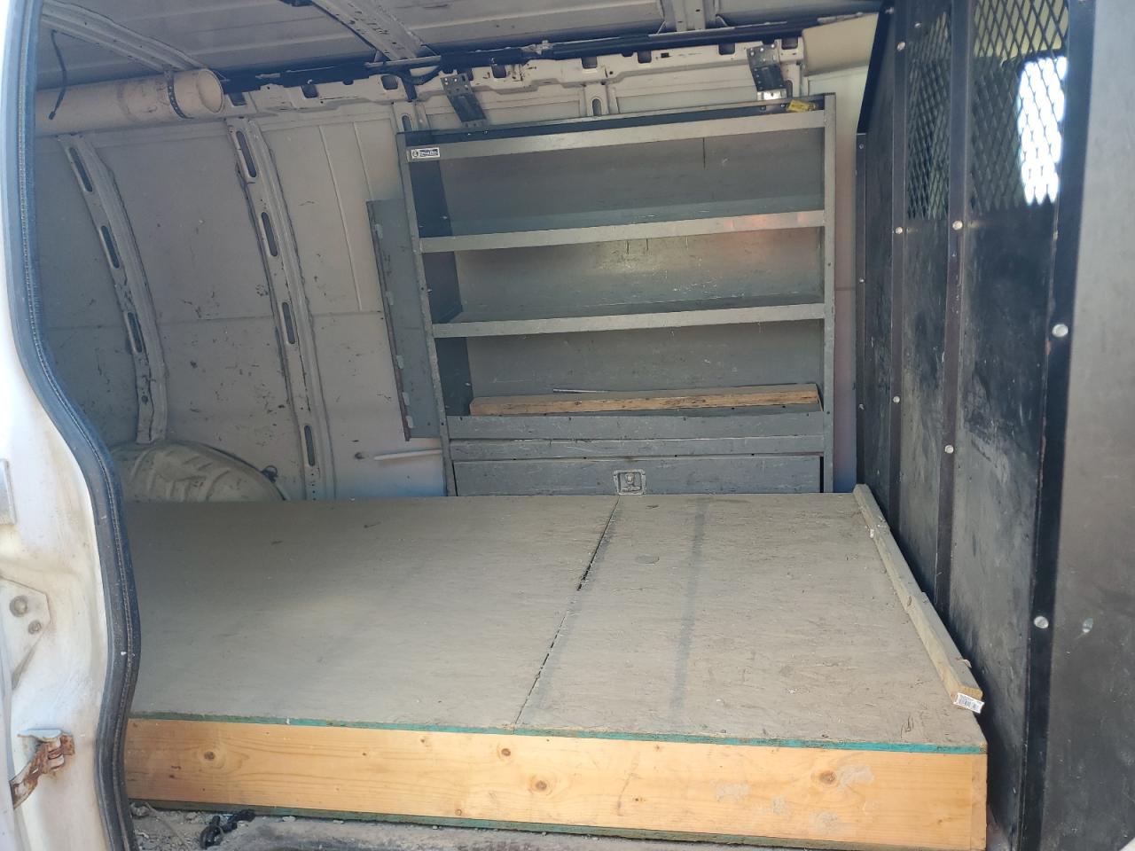 2017 Chevrolet Express G2500 VIN: 1GCWGBFF1H1281552 Lot: 84548215