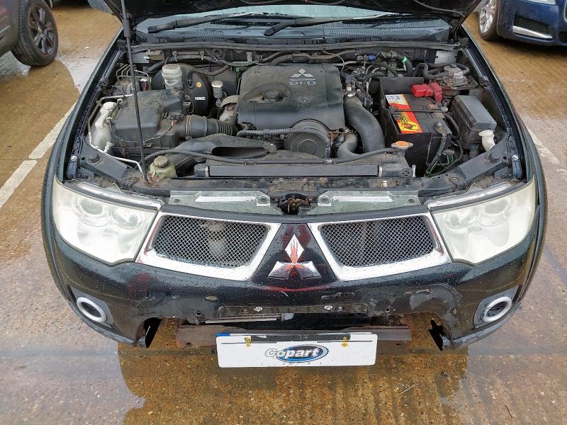 2011 MITSUBISHI L200 BARB LB DCB DI-D 4X4 