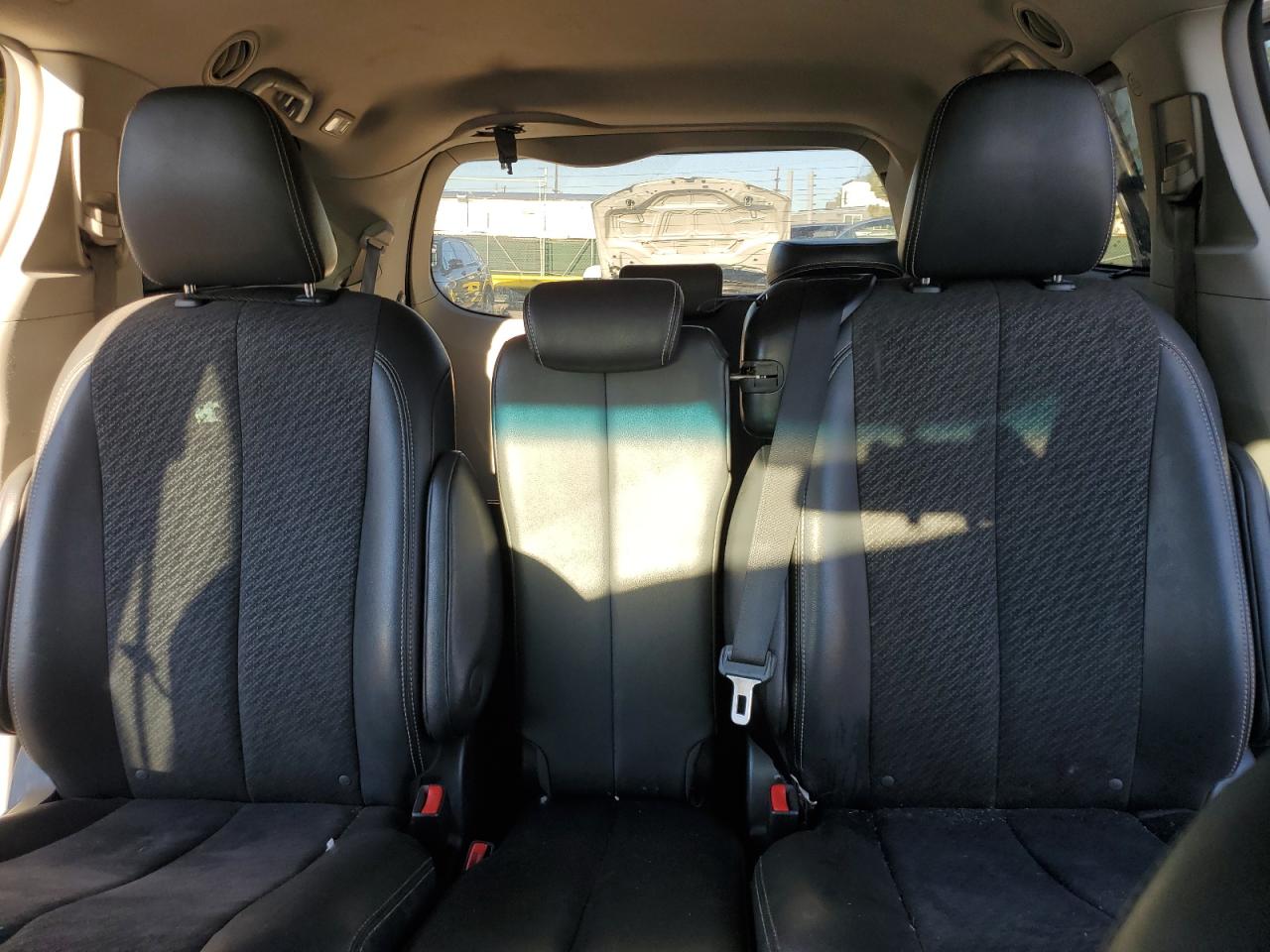 2011 Toyota Sienna Sport VIN: 5TDXK3DC0BS150981 Lot: 83873885