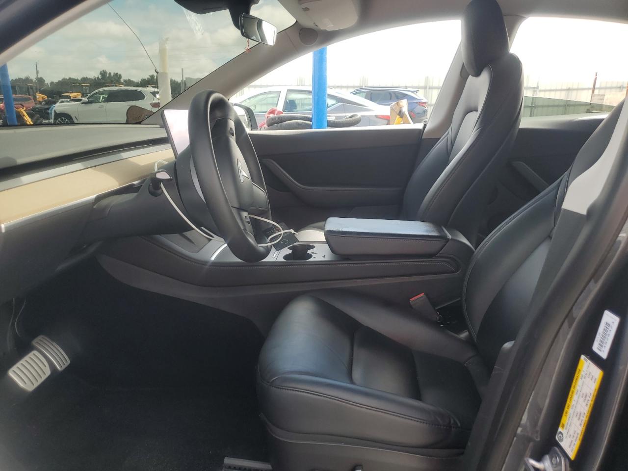 2022 Tesla Model Y VIN: 7SAYGDEF0NF392363 Lot: 80186985