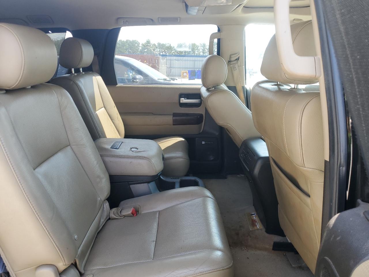 2011 Toyota Sequoia Platinum VIN: 5TDDW5G13BS042898 Lot: 81441325