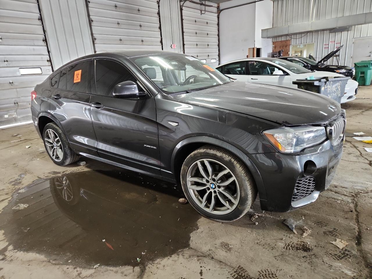 Фото: 5UXXW3C50J0T82021