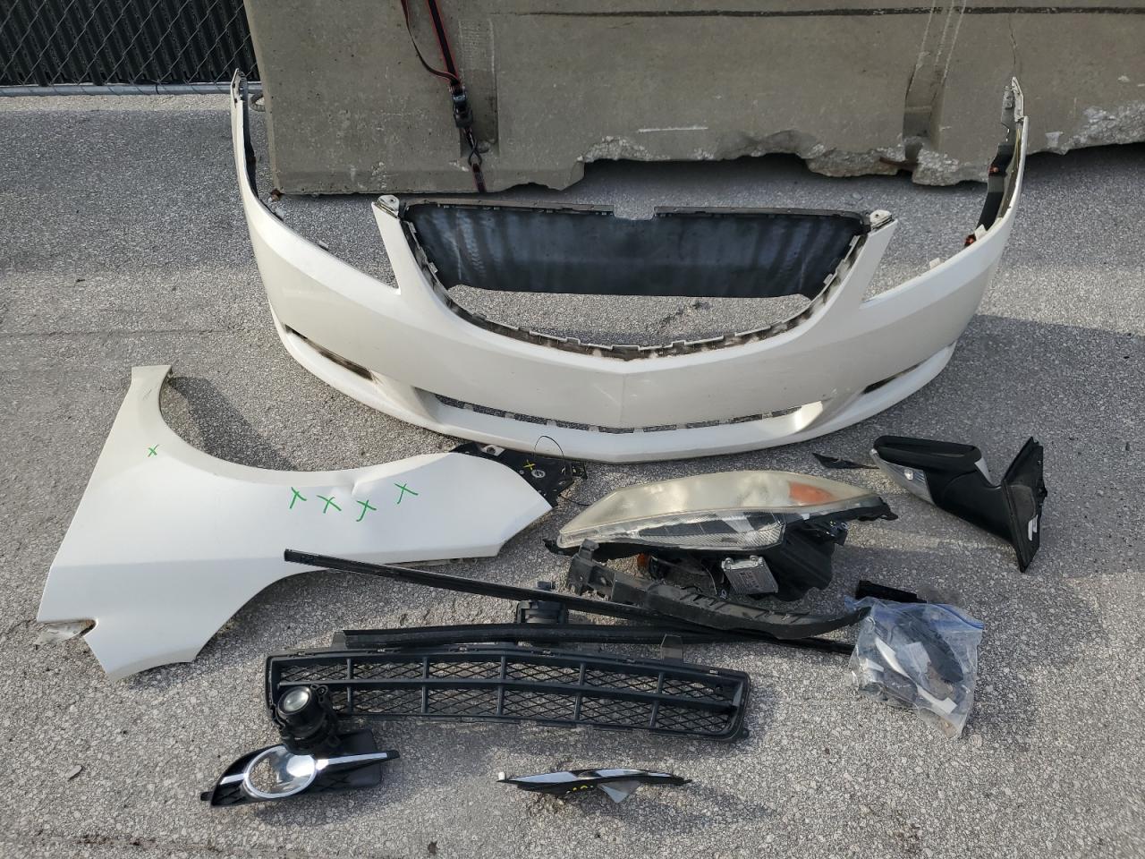 2010 Buick Lacrosse Cxs VIN: 1G4GE5GV2AF199822 Lot: 81462465