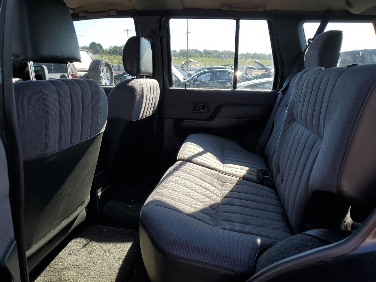 1993 Nissan Pathfinder Xe VIN: JN8HD17Y9PW130492 Lot: 71200895