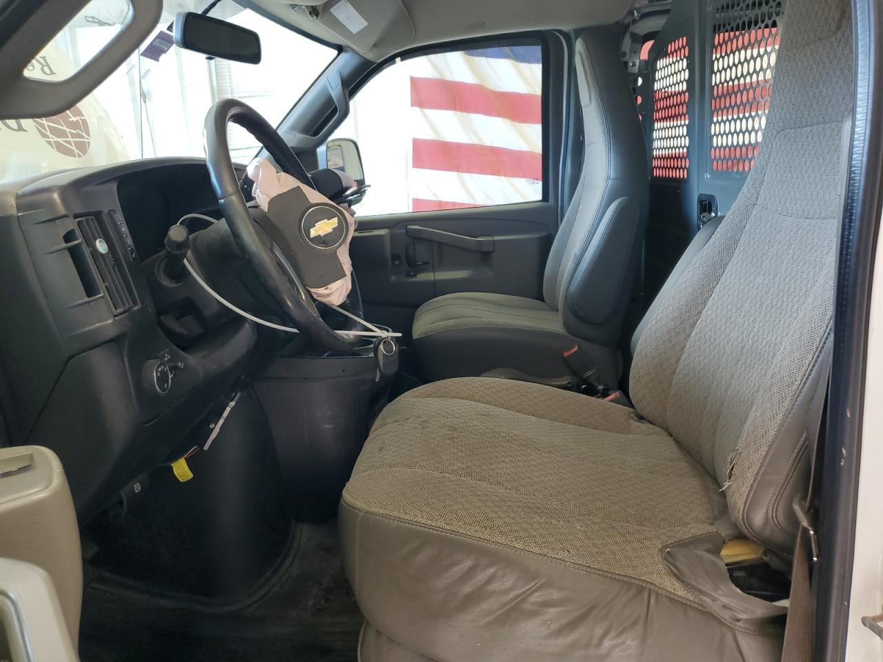 2017 Chevrolet Express G2500 VIN: 1GCWGAFF6H1113500 Lot: 84738435