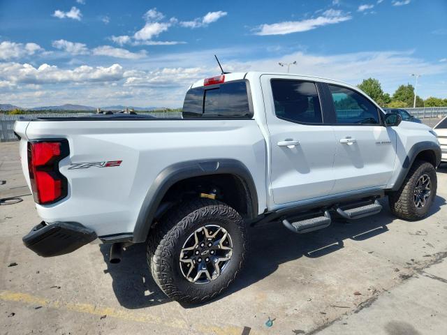  CHEVROLET COLORADO 2024 Белы