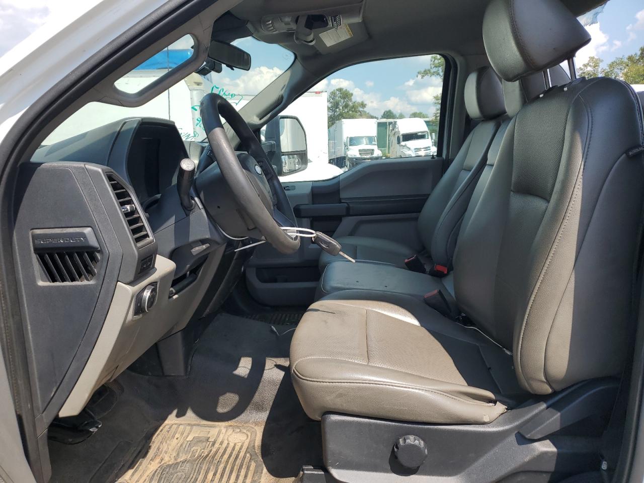 2022 Ford F550 Super Duty VIN: 1FDUF5GN7NDA28145 Lot: 81029055