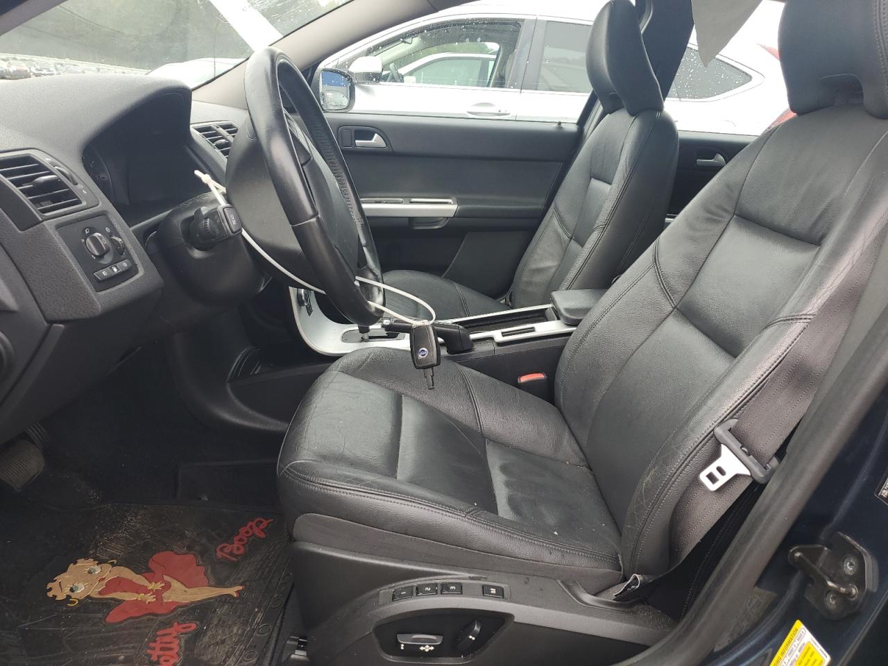 2011 Volvo S40 T5 VIN: YV1672MS4B2550266 Lot: 84420905