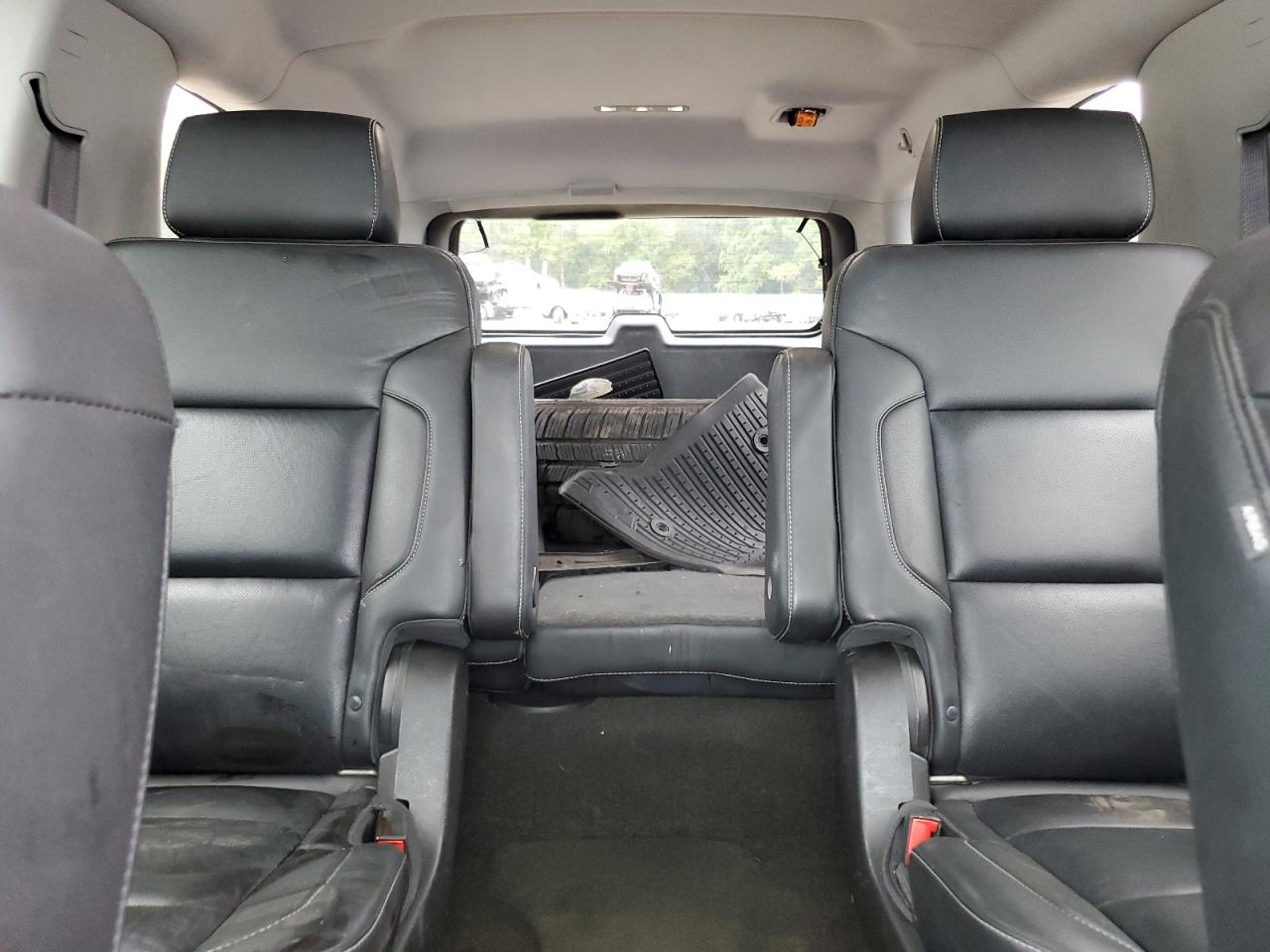 2017 Chevrolet Suburban K1500 Premier VIN: 1GNSKJKC5HR216909 Lot: 81224145
