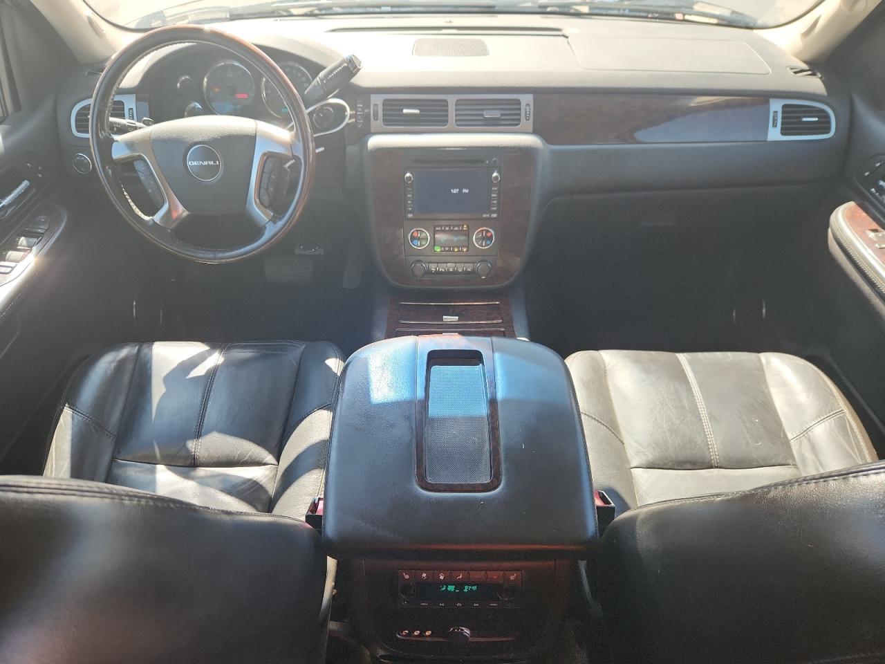 2007 GMC Yukon Xl Denali VIN: 1GKFK66827J400297 Lot: 83993515