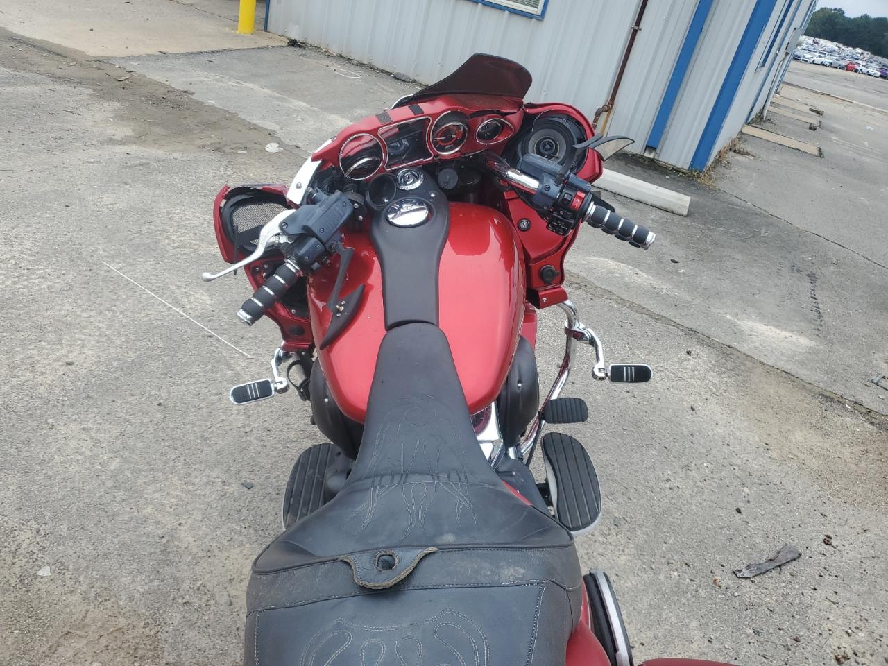 2011 Kawasaki Vn1700 J VIN: JKBVNRJ18BA001273 Lot: 83809305