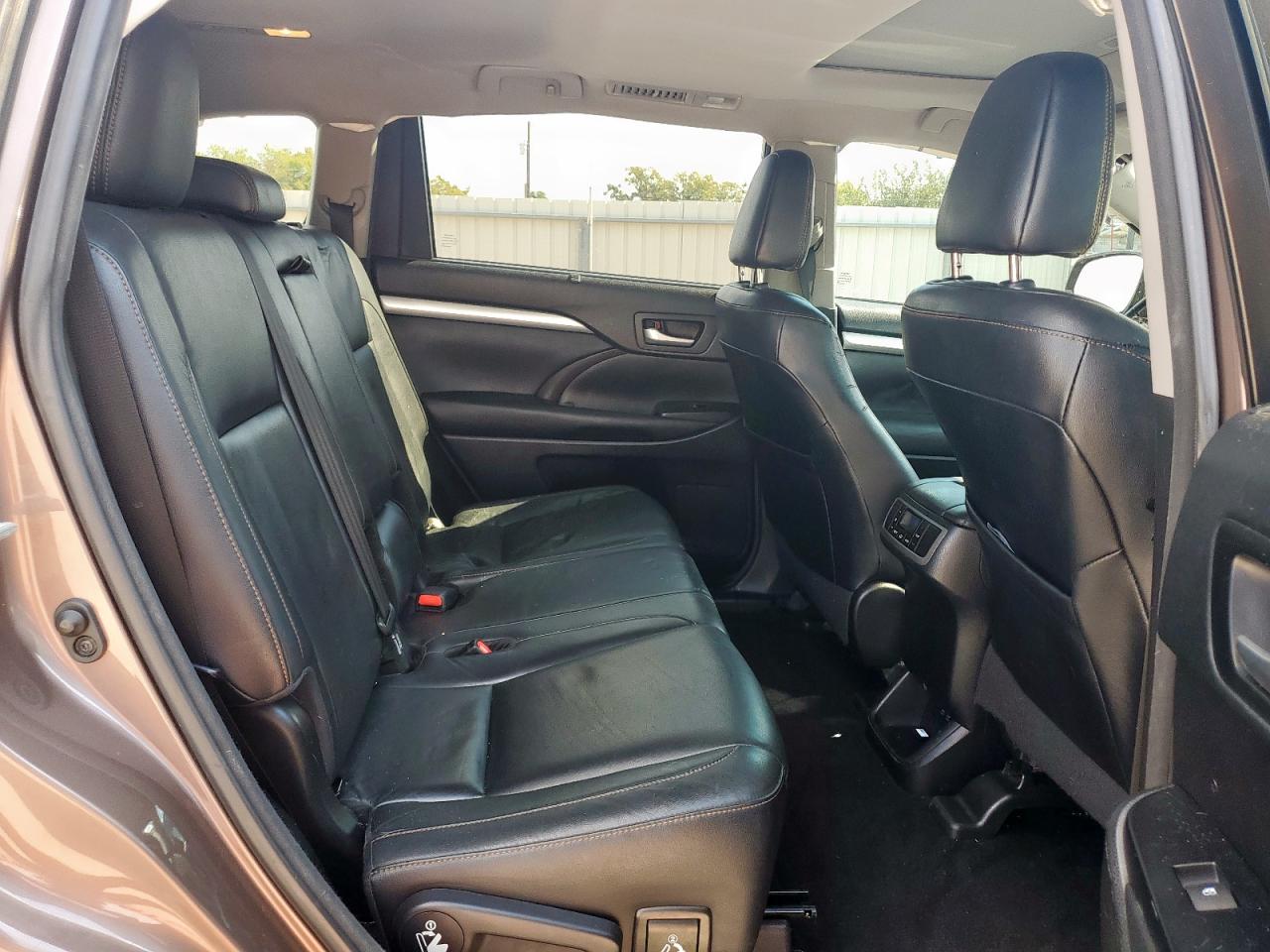 2017 Toyota Highlander Se VIN: 5TDJZRFH9HS404581 Lot: 81932935