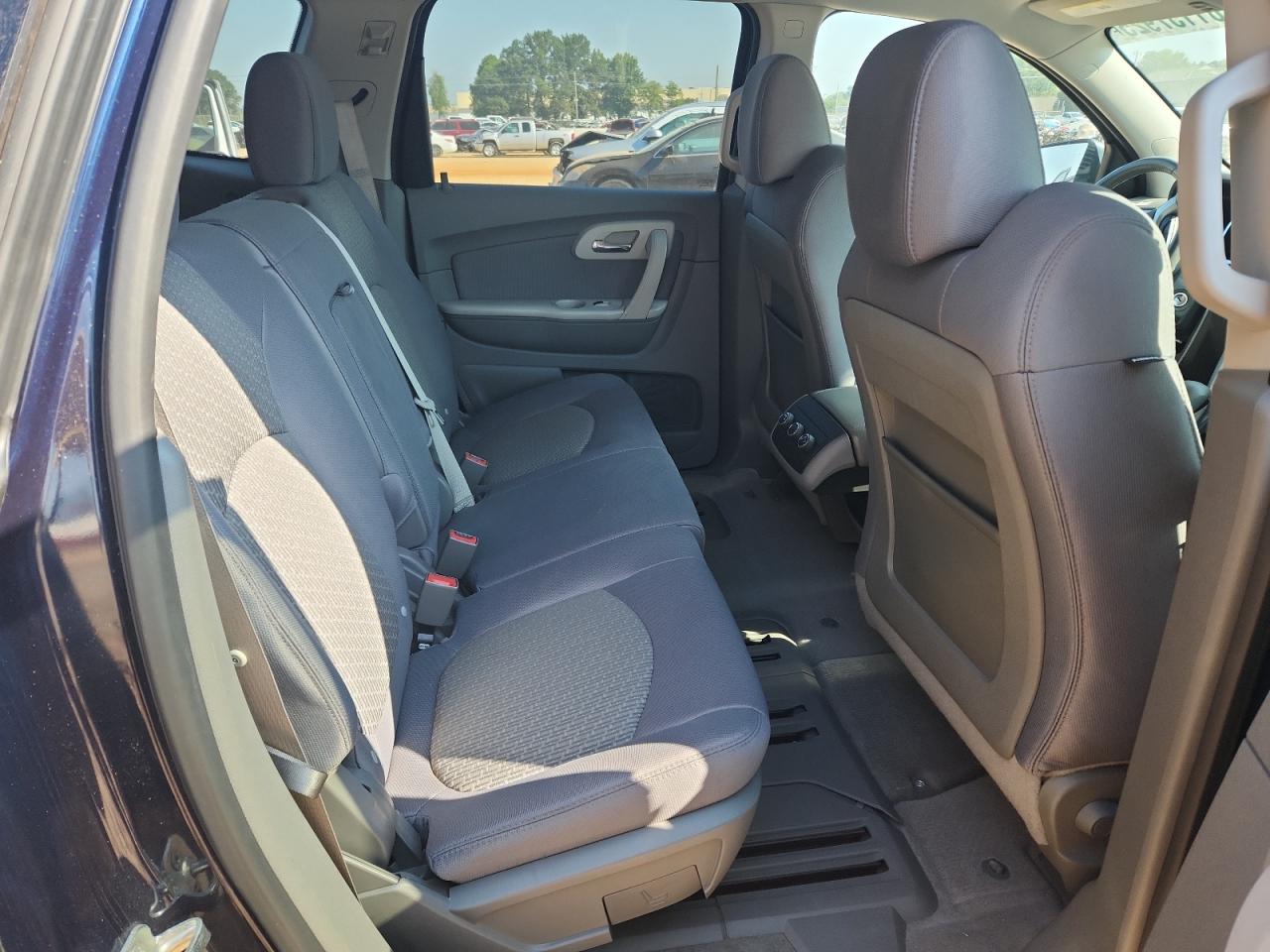 2011 Chevrolet Traverse Ls VIN: 1GNKRFEDXBJ387402 Lot: 81157925