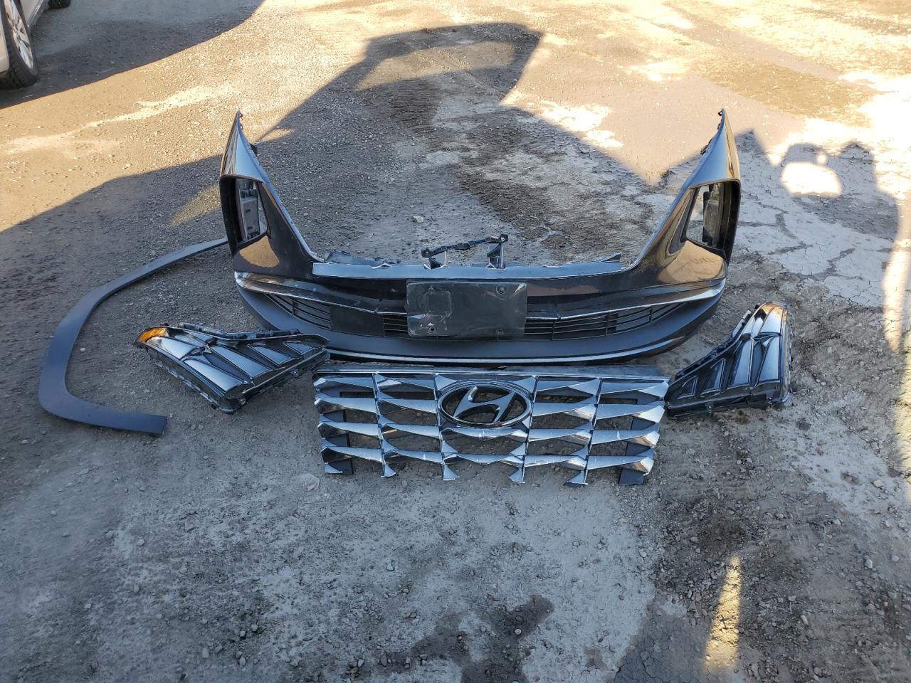 2022 Hyundai Tucson Luxury VIN: KM8JCCA10NU056603 Lot: 83811325