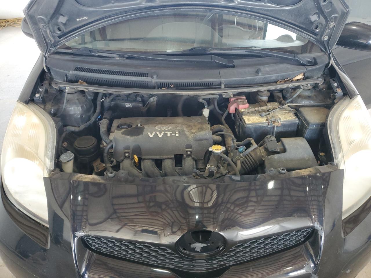 2011 Toyota Yaris VIN: JTDJT4K39B5334737 Lot: 80642735