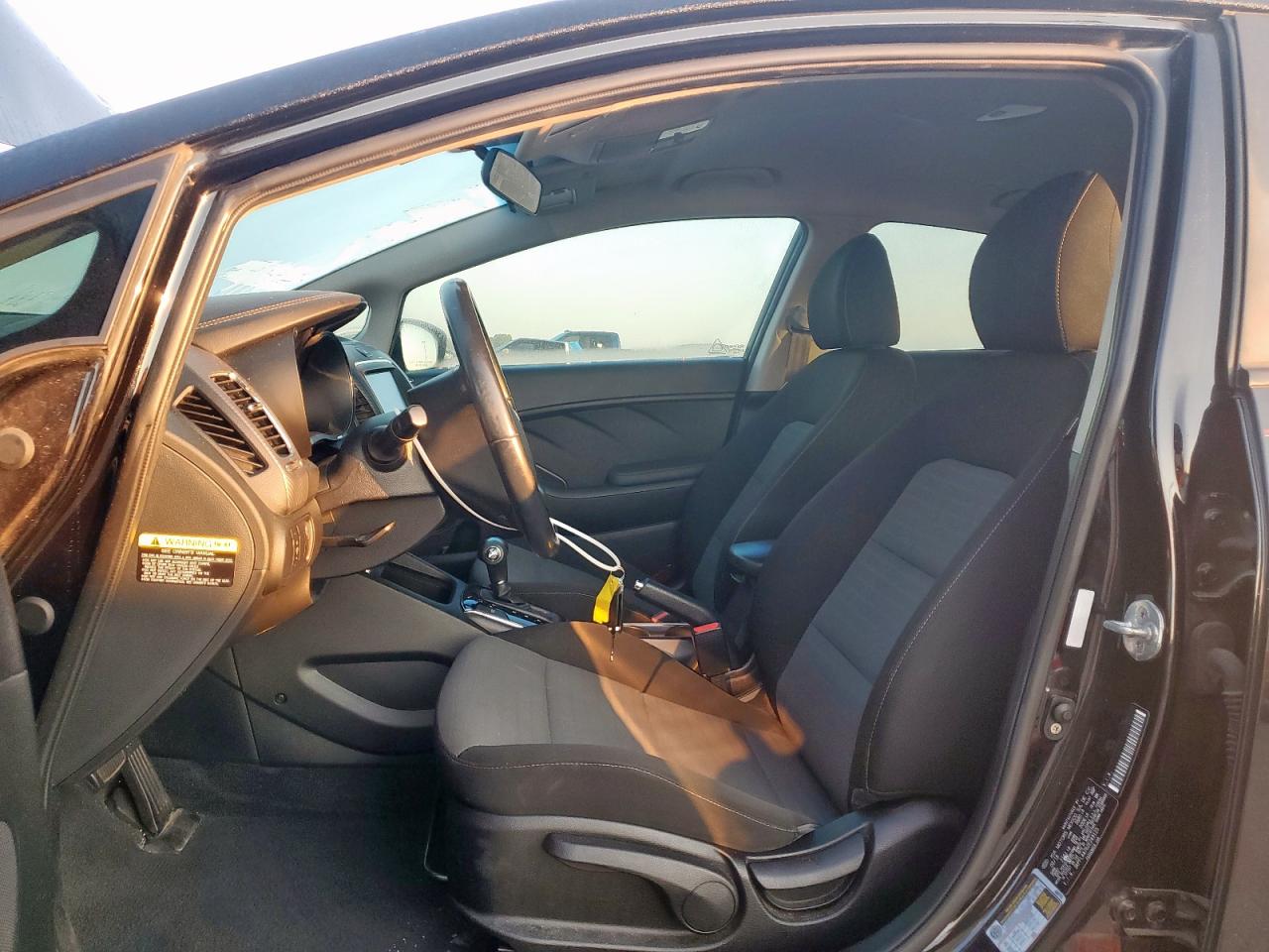 2018 Kia Forte Lx VIN: 3KPFL4A76JE249125 Lot: 72059235