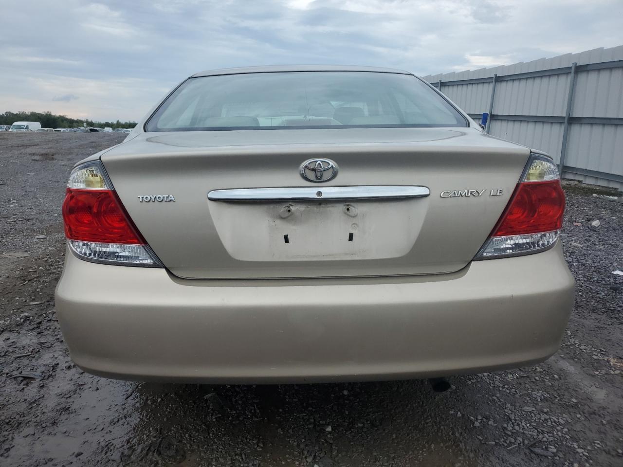 2005 Toyota Camry Le VIN: 4T1BE32K15U021851 Lot: 81819615