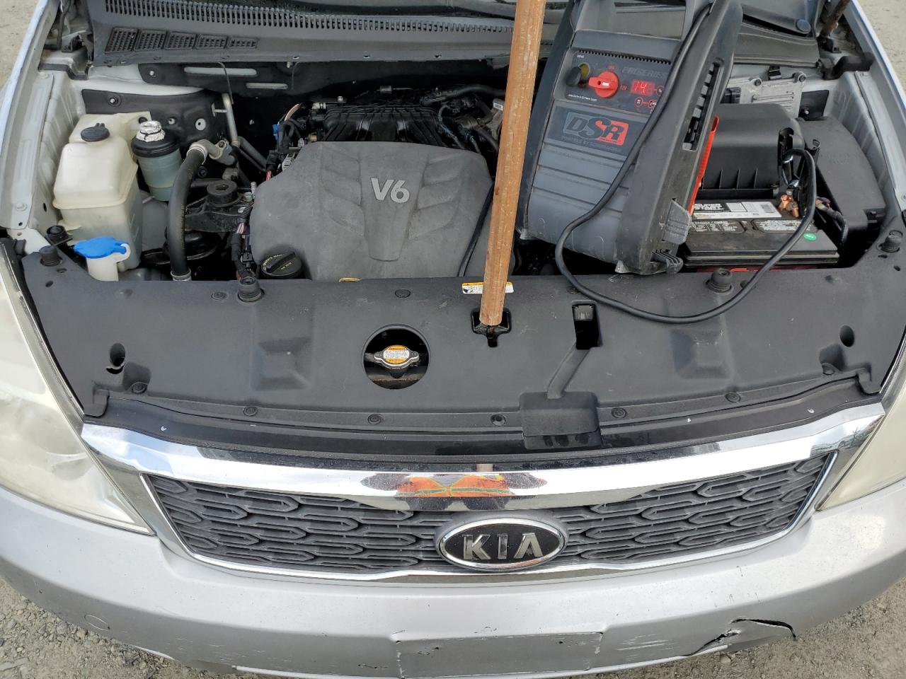 2011 Kia Sedona Lx VIN: KNDMG4C72B6377359 Lot: 82150795