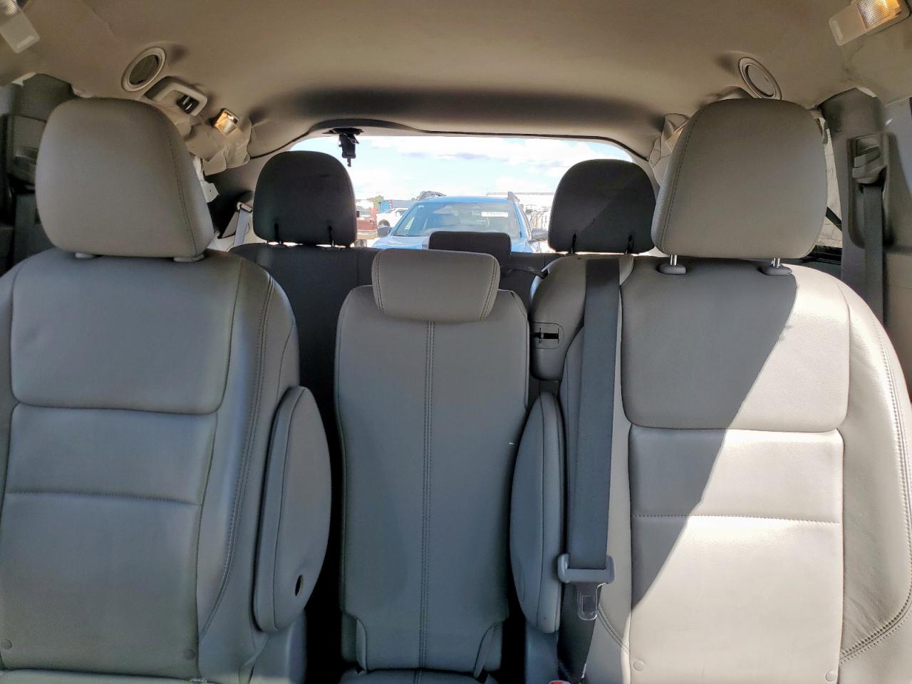 2017 Toyota Sienna Xle VIN: 5TDYZ3DC0HS800059 Lot: 84377995