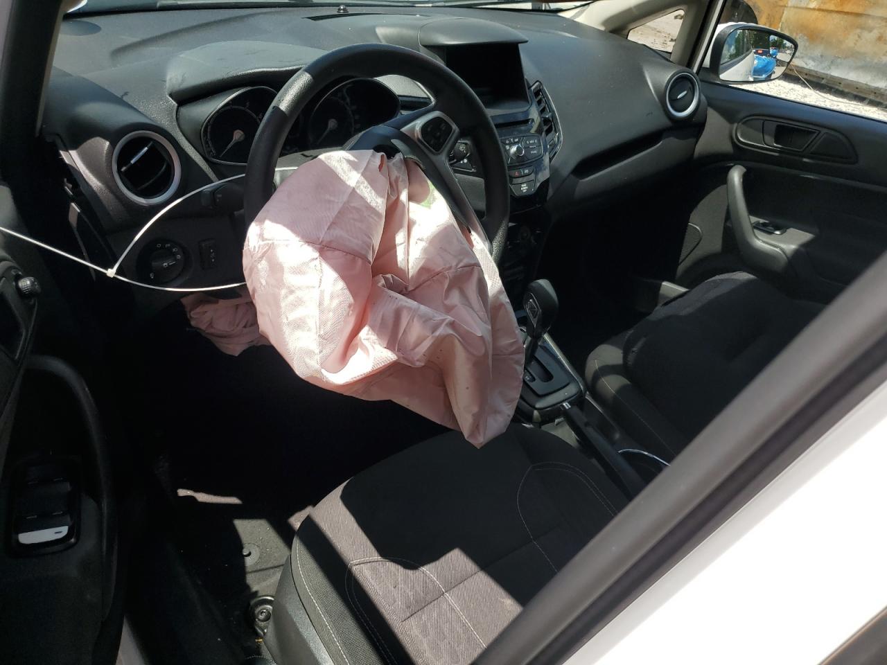 2019 Ford Fiesta Se VIN: 3FADP4BJ1KM128165 Lot: 71029545