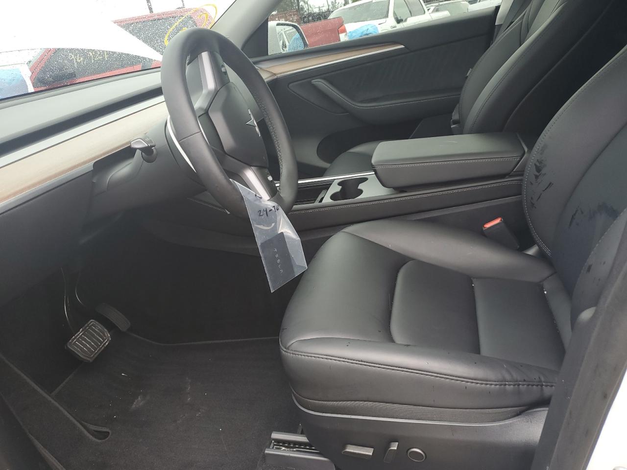 2024 Tesla Model Y VIN: 7SAYGAEE8RF102690 Lot: 80623965