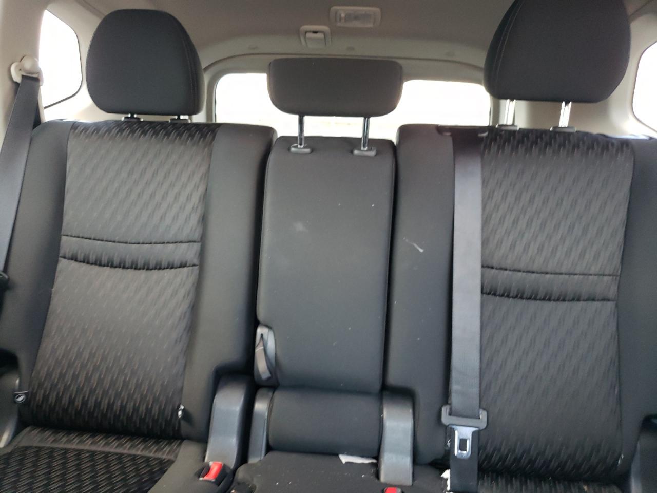 2018 Nissan Rogue S VIN: KNMAT2MV7JP617899 Lot: 71153245