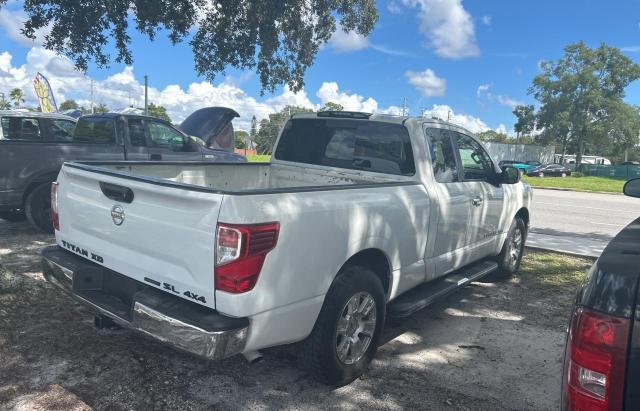  NISSAN TITAN 2018 Белы