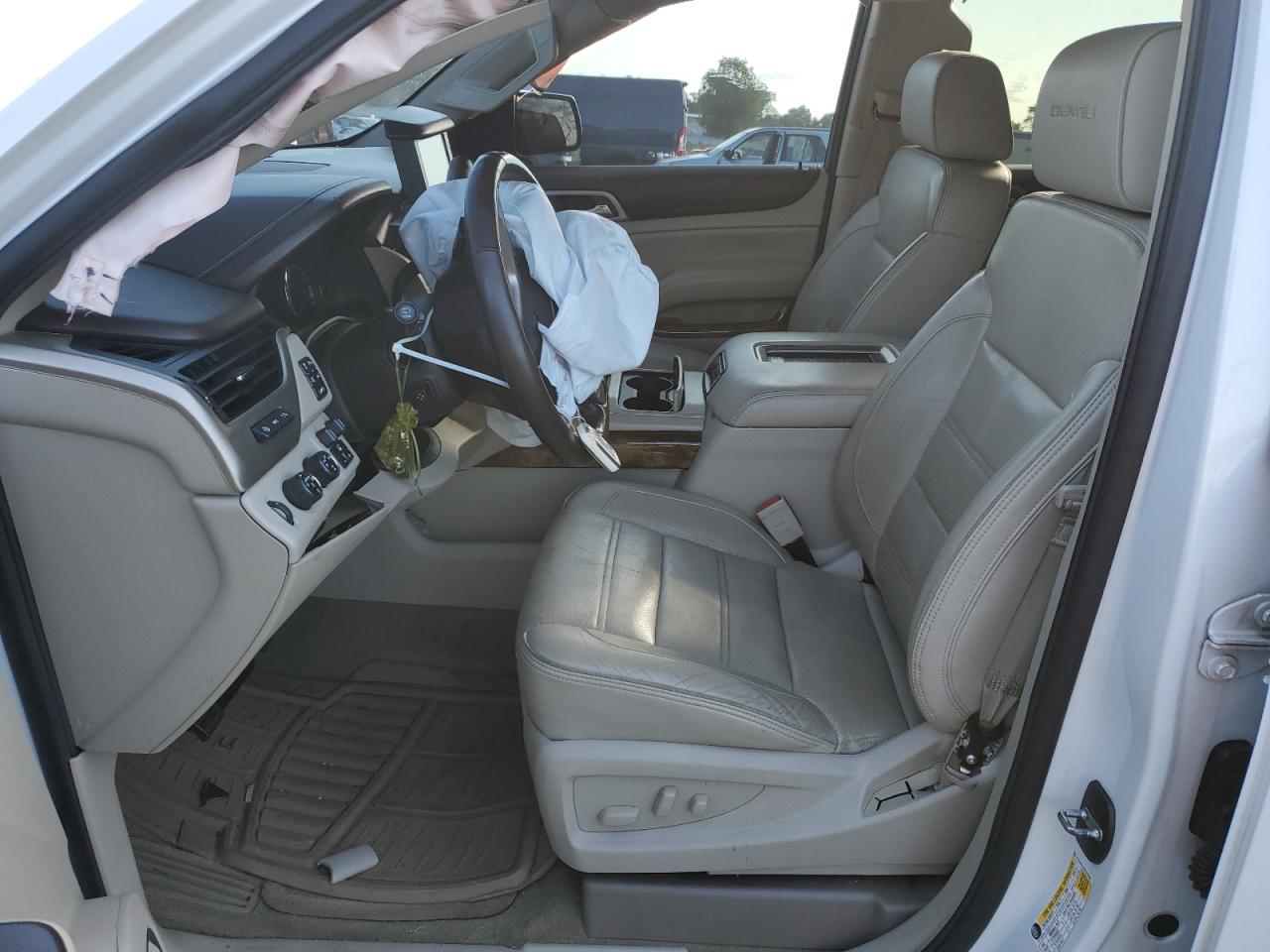 2016 GMC Yukon Xl Denali VIN: 1GKS2HKJ2GR373400 Lot: 70863275