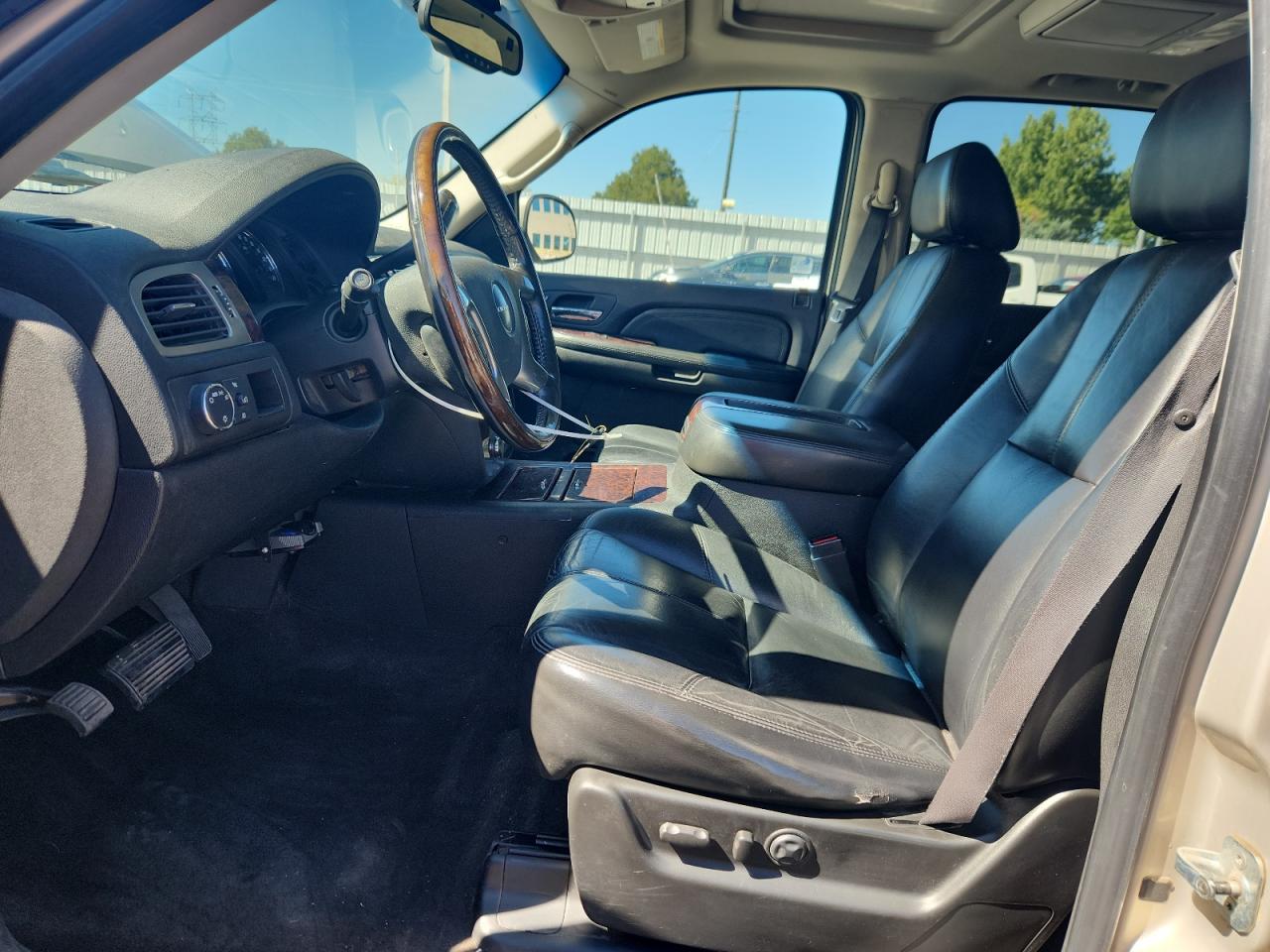 2007 GMC Yukon Xl Denali VIN: 1GKFK66827J400297 Lot: 83993515