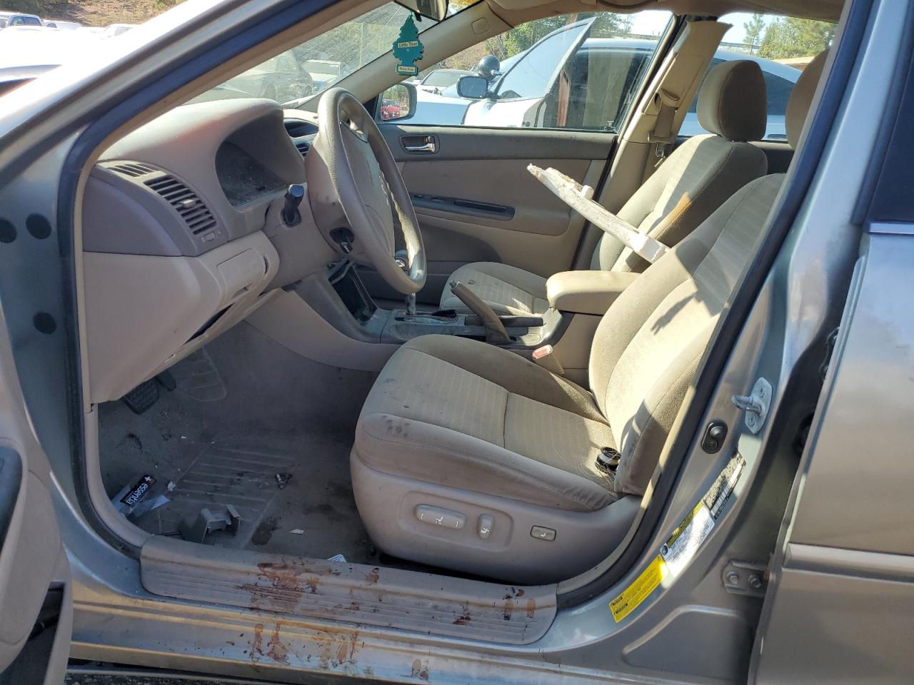 2005 Toyota Camry Le VIN: 4T1BF30K85U605440 Lot: 84000395